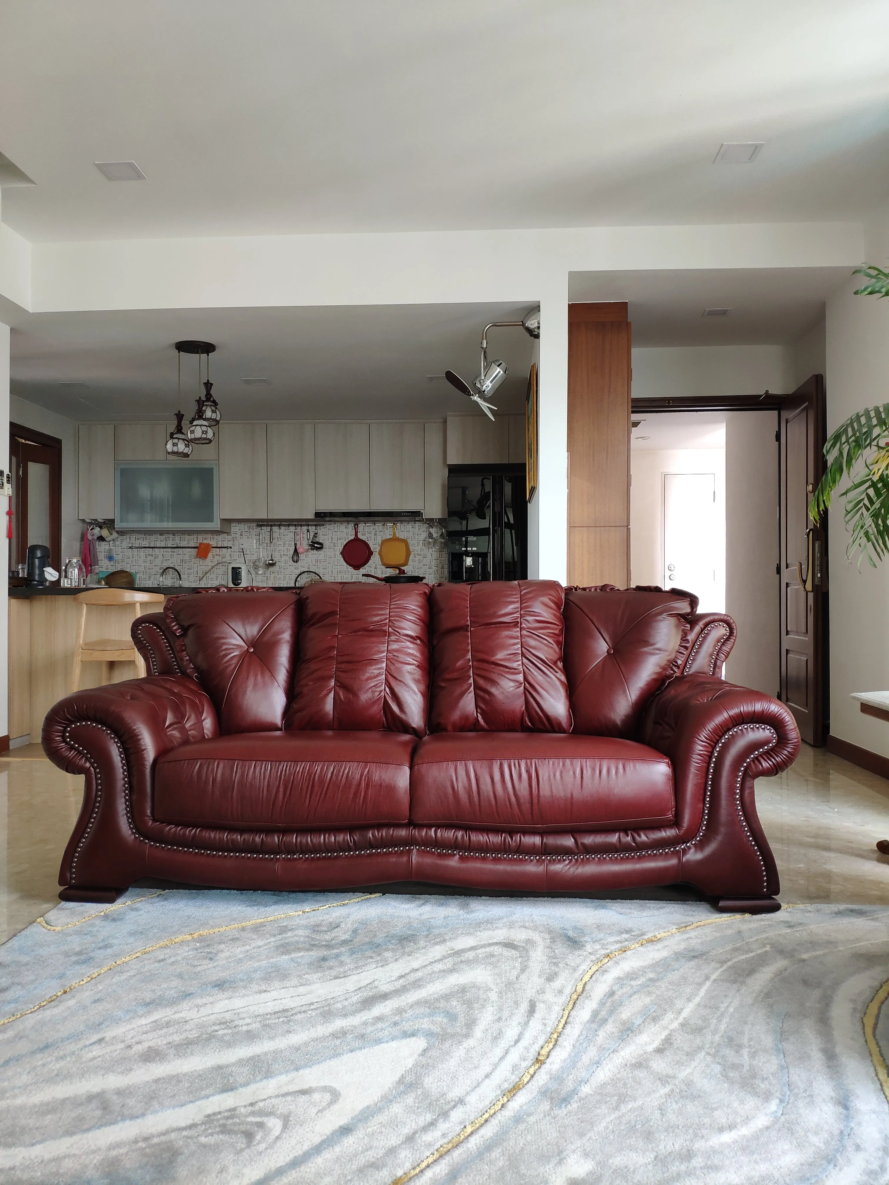 BEAULIEU CLASSIC LEATHER SOFA
